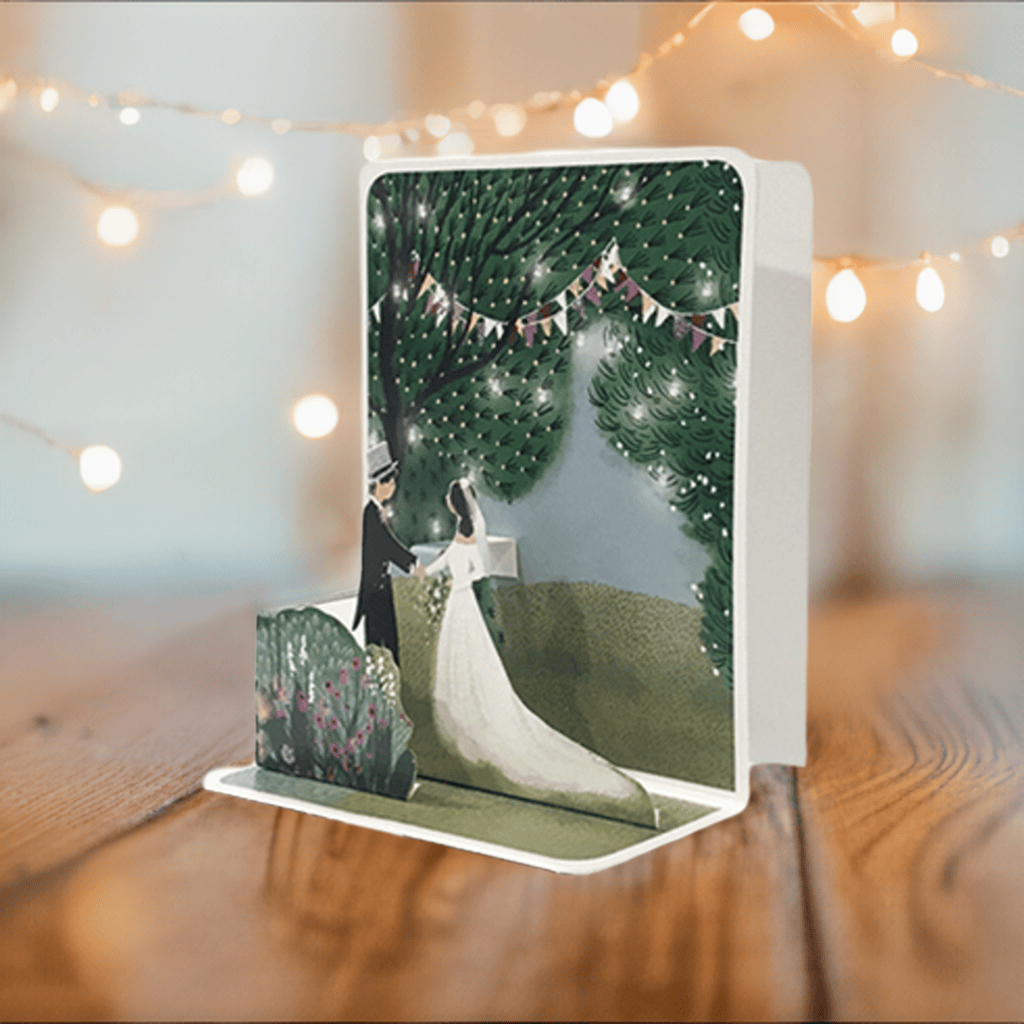 Pictura wedding small pop-up card featuring intricate floral and heart design, perfect for wedding celebrations and greetings.